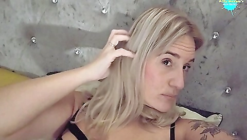 Desperate Housewife Records Herself Getting Ready